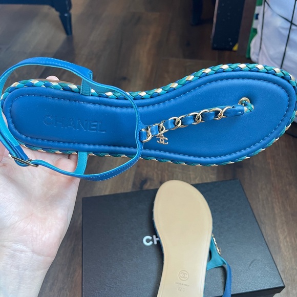 New Chanel thong sandals - Picture 4 of 5